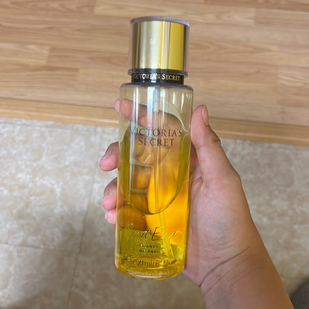 Victoria secret secret escape grave mist